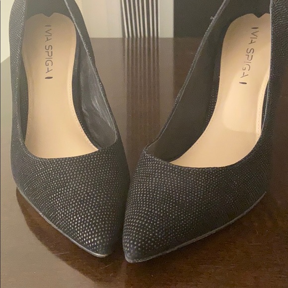 Gorgeous via spiga heels. Looks better in person. - Picture 3 of 5